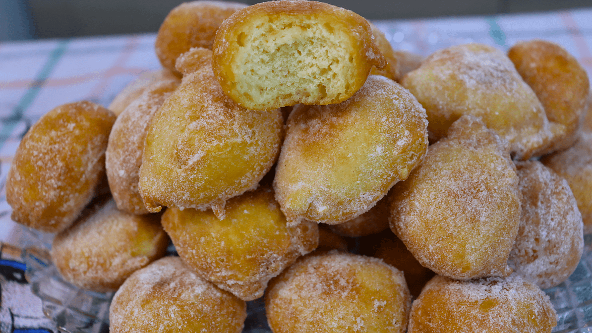 Bolinho de Chuva Perfeito: Sequinho com Essa Receita Fácil!