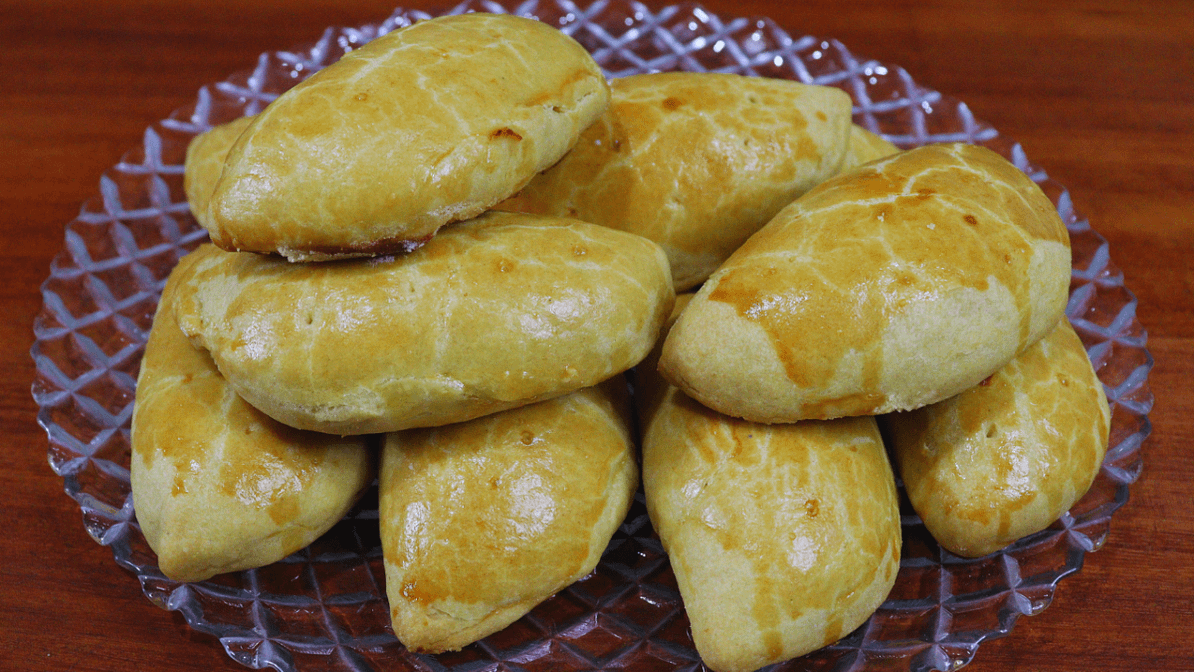 Pastel Assado com Massa Leve e Recheio Cremoso Irresistível