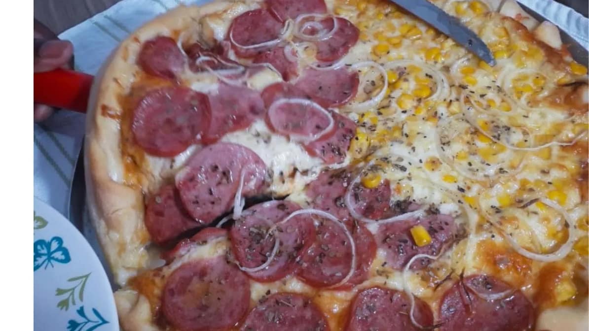 Pizza caseira com massa profissional — Fofinha, Fácil e Irresistível!