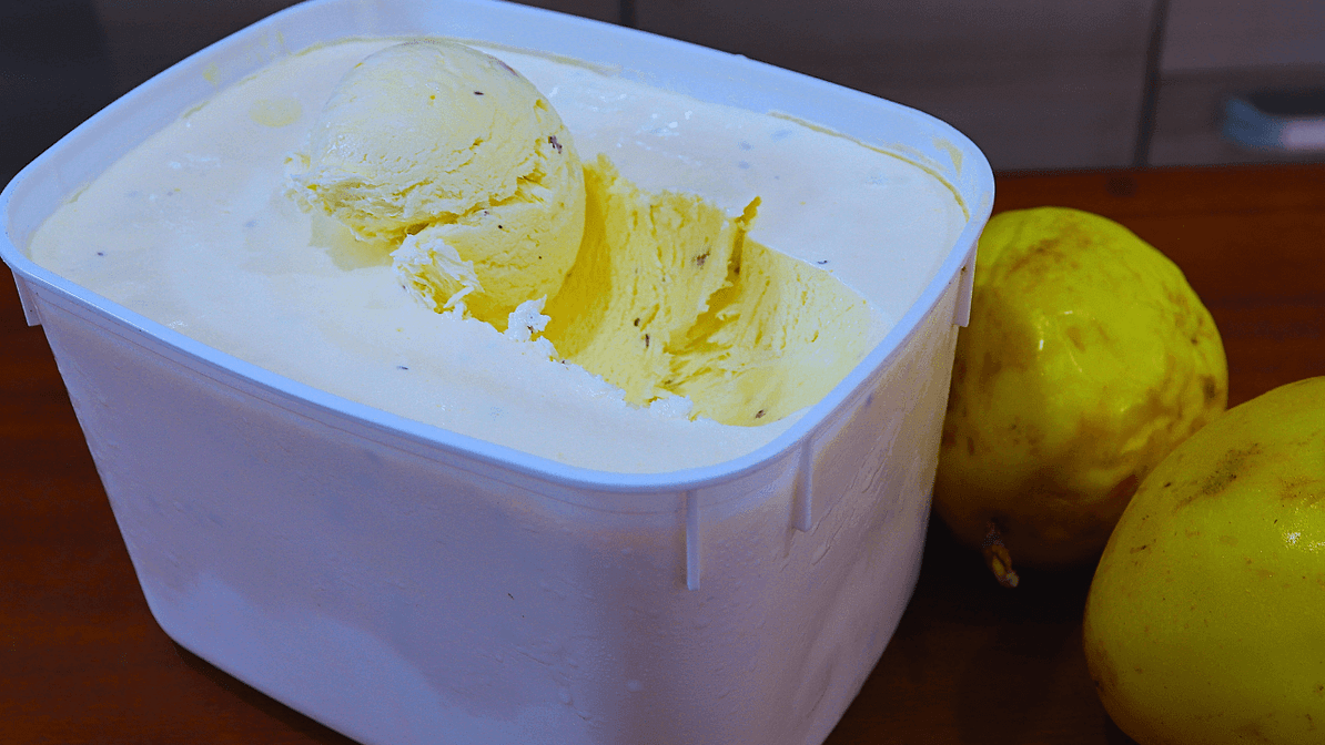 Sorvete Caseiro de Maracujá: Super Cremoso e Refrescante com Gelatina