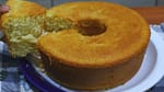 Bolo simples de trigo fofinho, econômico e fácil de fazer. Receita clássica feita com poucos ingredientes, perfeita para o café da manhã e lanche da tarde. Aprende o passo a passo completo!
