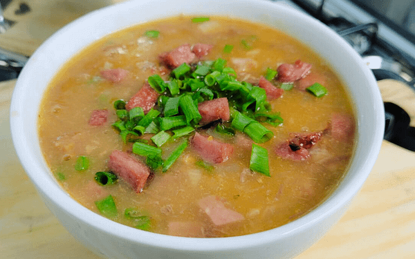 Caldo de Mandioca com Carne, Calabresa e Bacon