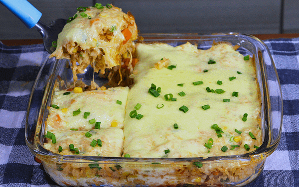Receita de arroz de forno cremoso com frango – aproveitamento fácil e delicioso