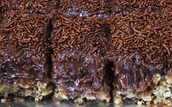 Bolo Formigueiro Molhadinho – Receita Fácil