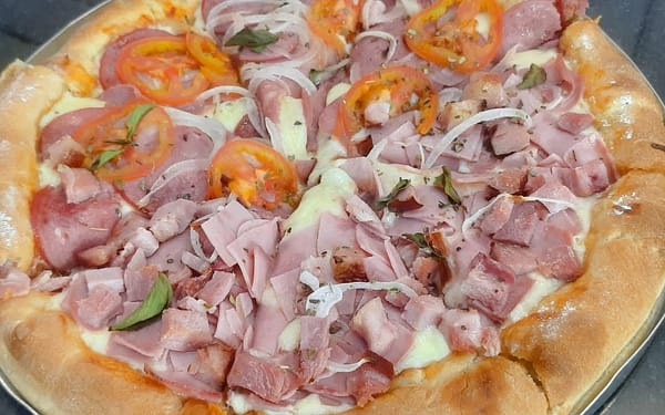 Receita de Pizza simples e rápida perfeita.
