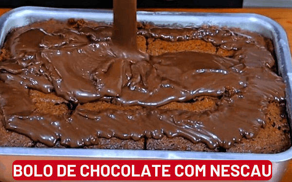 Bolo de Chocolate com Nescau Fofinho e Cobertura Cremosa