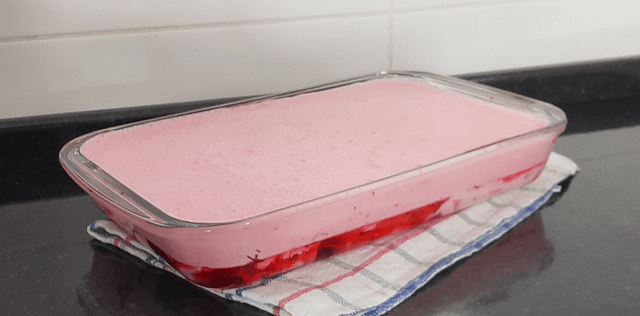 Sobremesa de Gelatina. Apenas 2 Ingredientes! 1 Sobremesa de Gelatina. Apenas 2 Ingredientes!