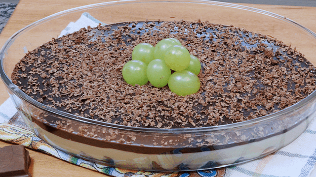 SOBREMESA QUE NÃO PODE FALTAR NO SEU NATAL | BOMBOM DE UVA NA TRAVESSA 1 Bombom de uva na travessa