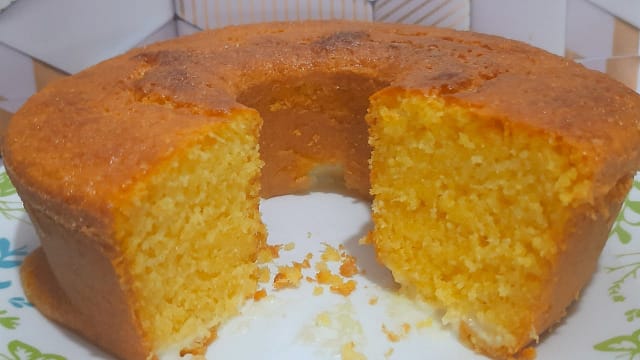 Bolo de Milho com Requeijão — Receita fácil e Cremoso 1 Bolo de milho com requeijão cremoso no liquidificador