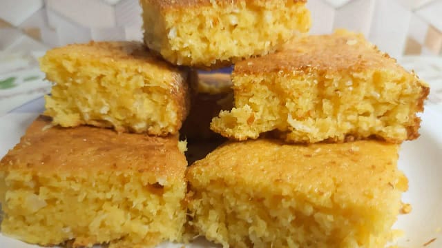 BOLO DE MILHO NO LIQUIDIFICADOR – Fácil, Fofinho e Econômico! 1 bolo de milho no liquidificador– Fácil Fofinho e economico