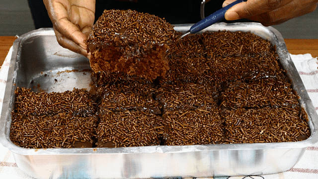 BOLO DE CHOCOLATE COM NESCAU SUPER FOFINHO E MOLHADINHO! 1 BOLO DE CHOCOLATE COM NESCAU SUPER FOFINHO E MOLHADINHO