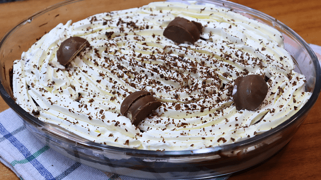 Sobremesa de Natal com Bombom: Receita Fácil e Perfeita. 1 SOBREMESA DE BOMBOM 2 e1737914652247
