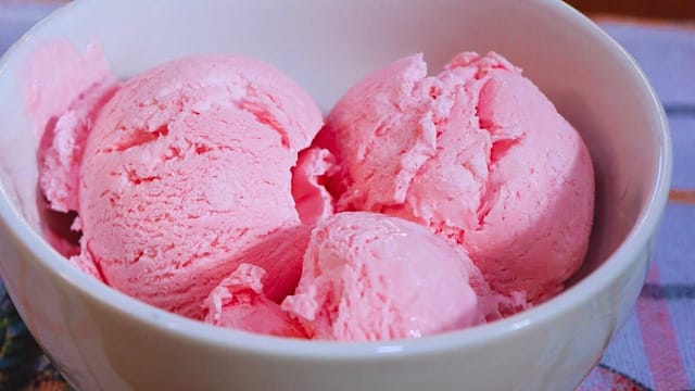 Sorvete de Gelatina: Receita Fácil e Mega Cremosa 🍨 1 Sorvete de Gelatina Receita Facil e Mega Cremosa e1737650576525